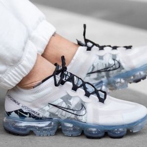 Nike Wmns Air VaporMax 2019 Pale Ivory Size 8